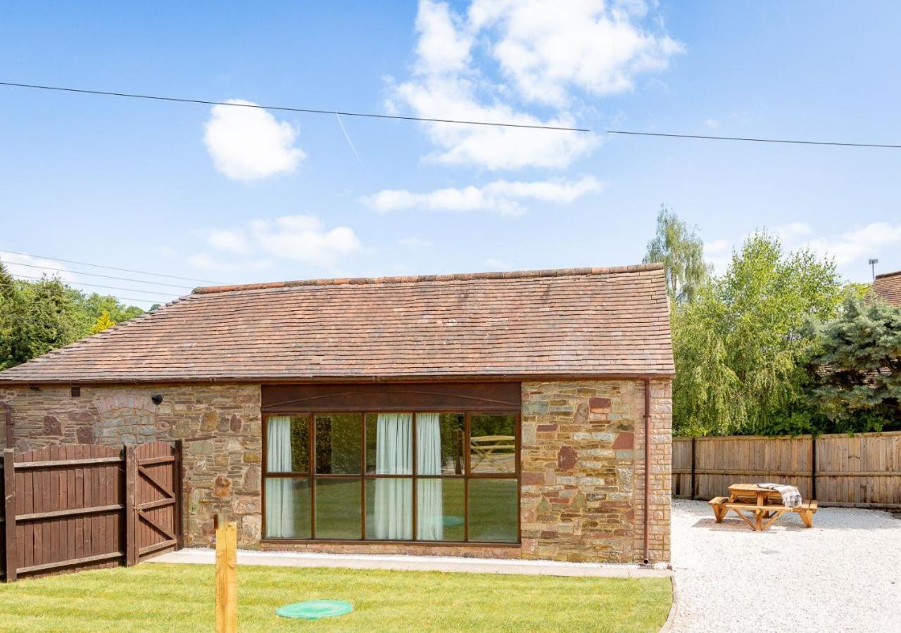 The Barn In Longhope - Luxury Barn Conversion Eksteriør bilde