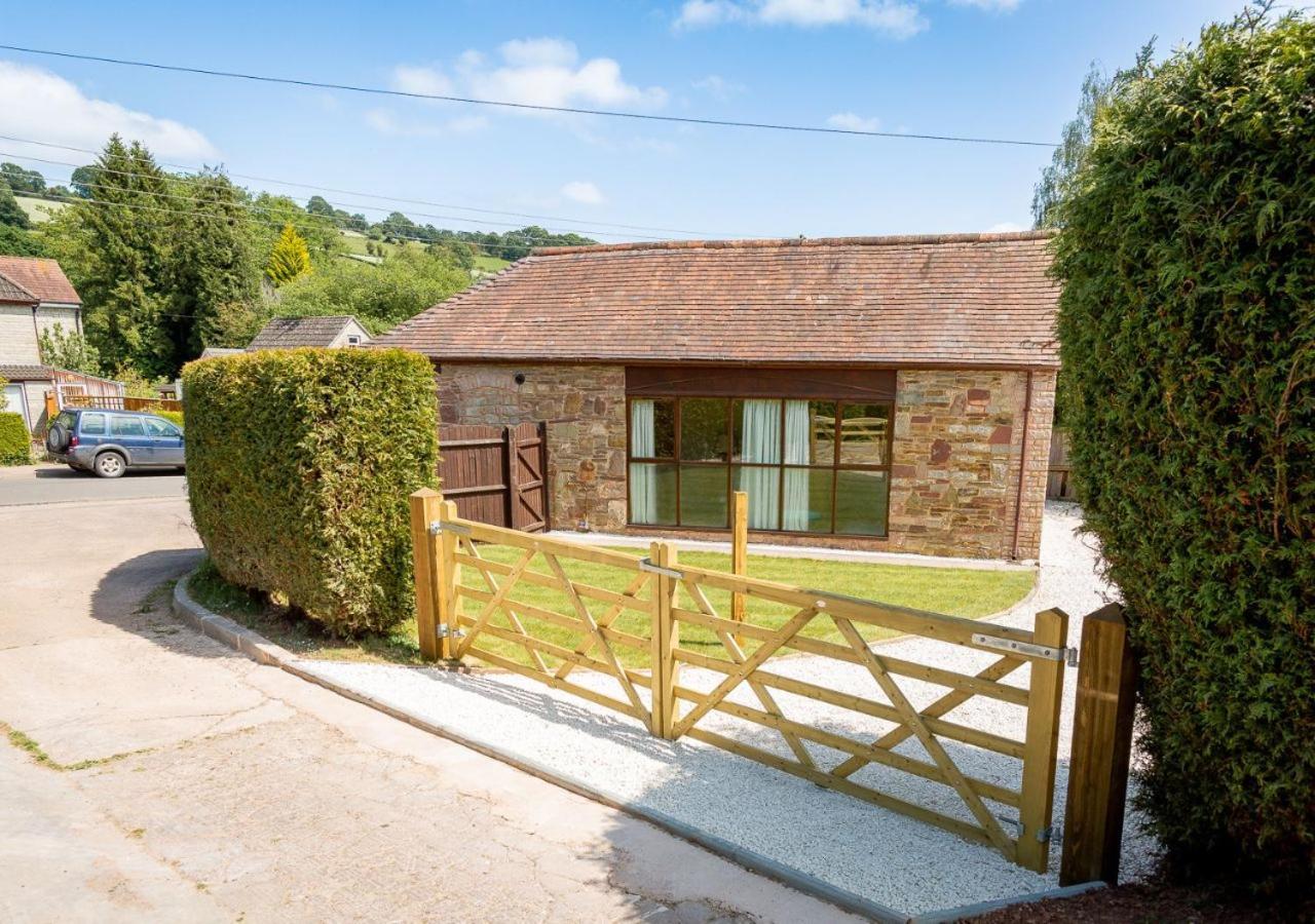 The Barn In Longhope - Luxury Barn Conversion Eksteriør bilde